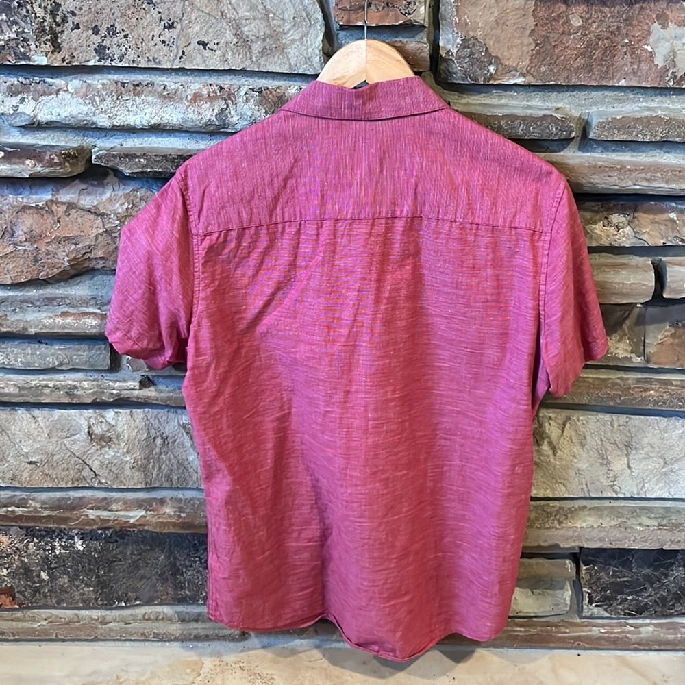Travis Mathew Heather Red Stretch Cotton Short Sleeve Button Down Shirt - Picture 5 of 7